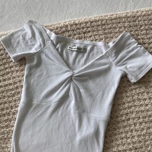 Abercrombie & Fitch Off-The-Shoulder Slim Tee